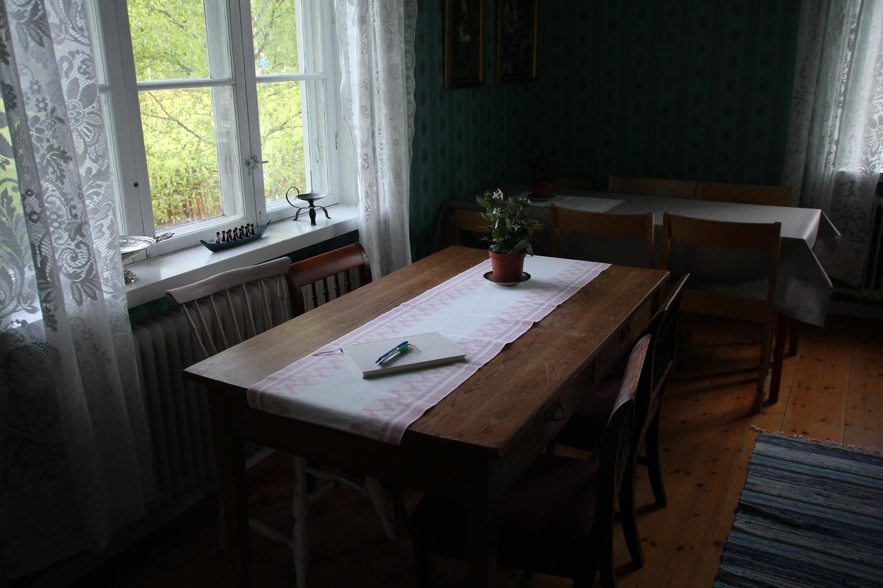Mora Vandrarhem Och Gaesthem Vinas Bagian luar foto