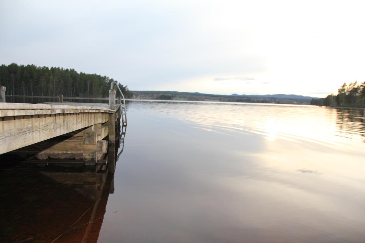 Mora Vandrarhem Och Gaesthem Vinas Bagian luar foto